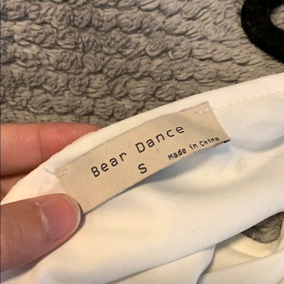 V-neck white lace romper. Only worn once or twice - Picture 6 of 6